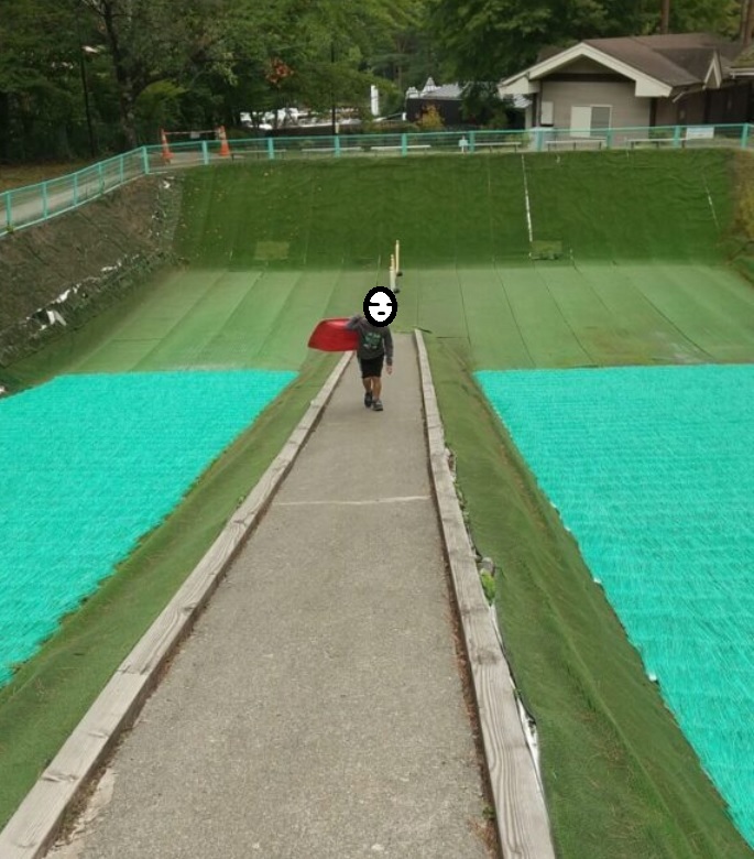 ジャンボ滑り台